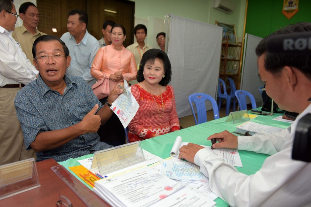 AFP PHOTO / TANG CHHIN SOTHY