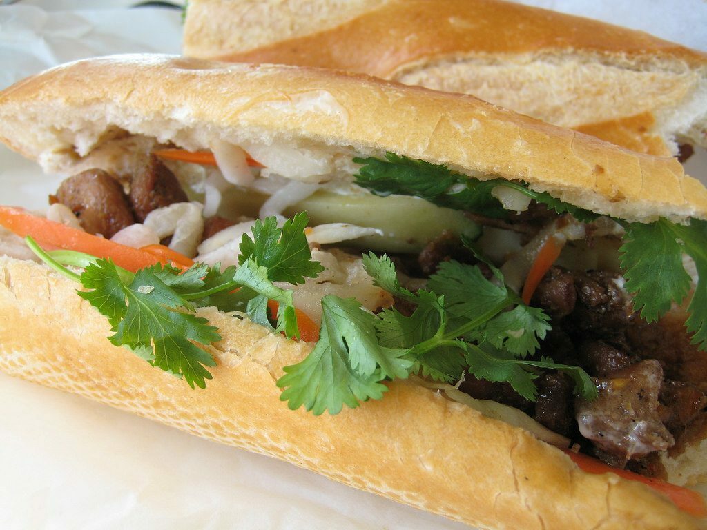 จากขนมปัง "บาแก็ตต์" ฝรั่งเศส สู่ "เปอตีต์ แปง-บั๋นหมี่" ของชาวเวียดนาม  อาหารยุคอาณานิคม - มติชนสุดสัปดาห์